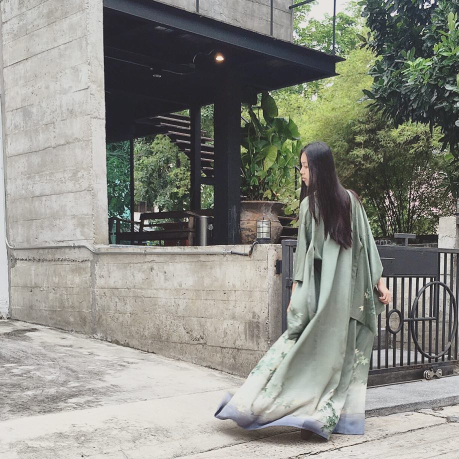 Customer wearing Sumo Vintage